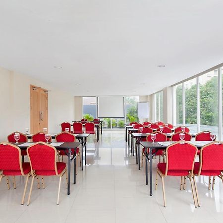 Ibis Budget Semarang Tendean Εξωτερικό φωτογραφία