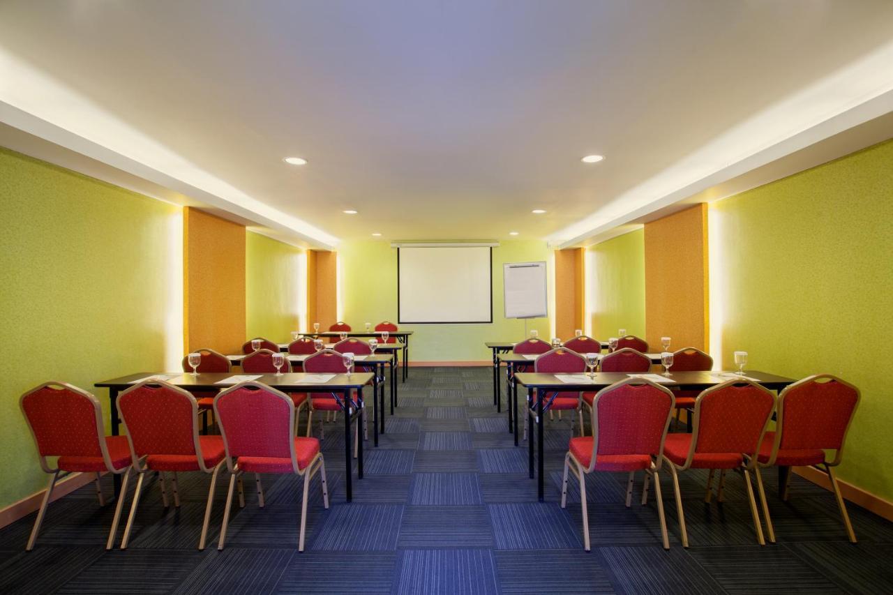 Ibis Budget Semarang Tendean Εξωτερικό φωτογραφία