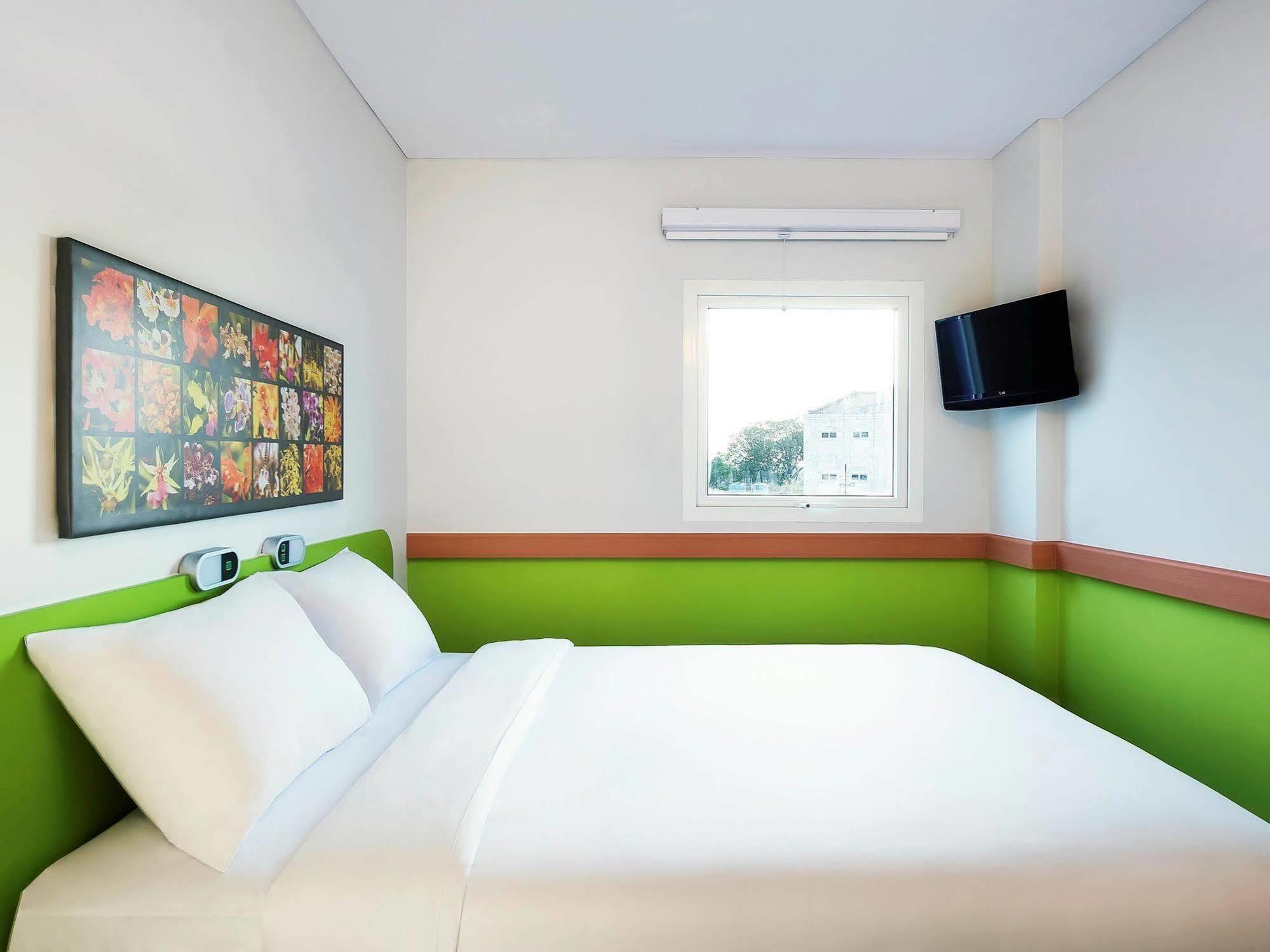 Ibis Budget Semarang Tendean Εξωτερικό φωτογραφία