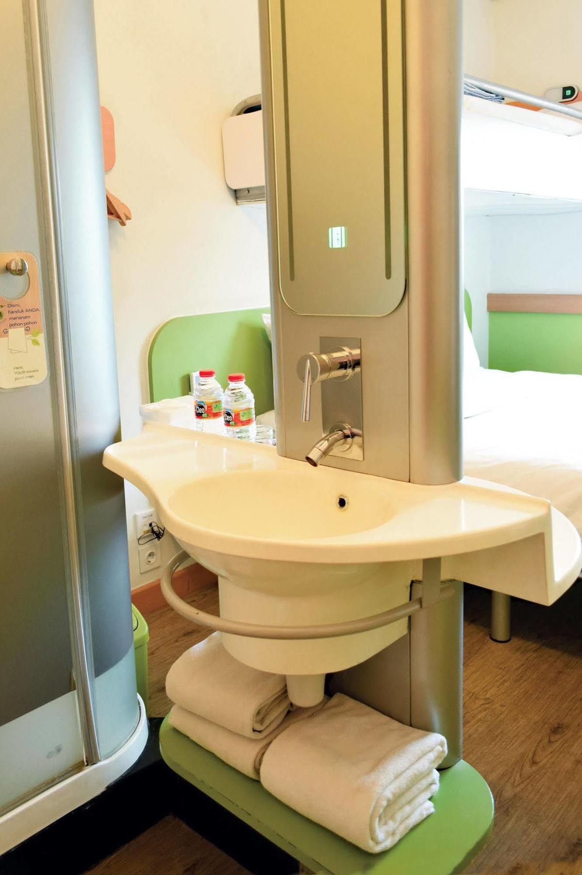 Ibis Budget Semarang Tendean Εξωτερικό φωτογραφία