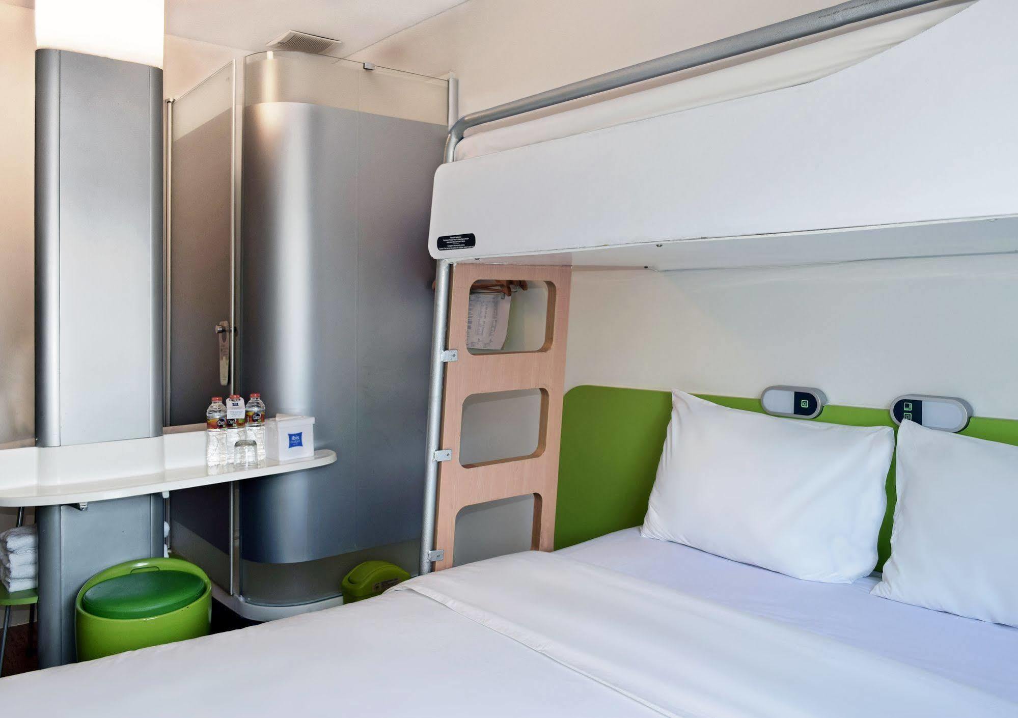 Ibis Budget Semarang Tendean Εξωτερικό φωτογραφία