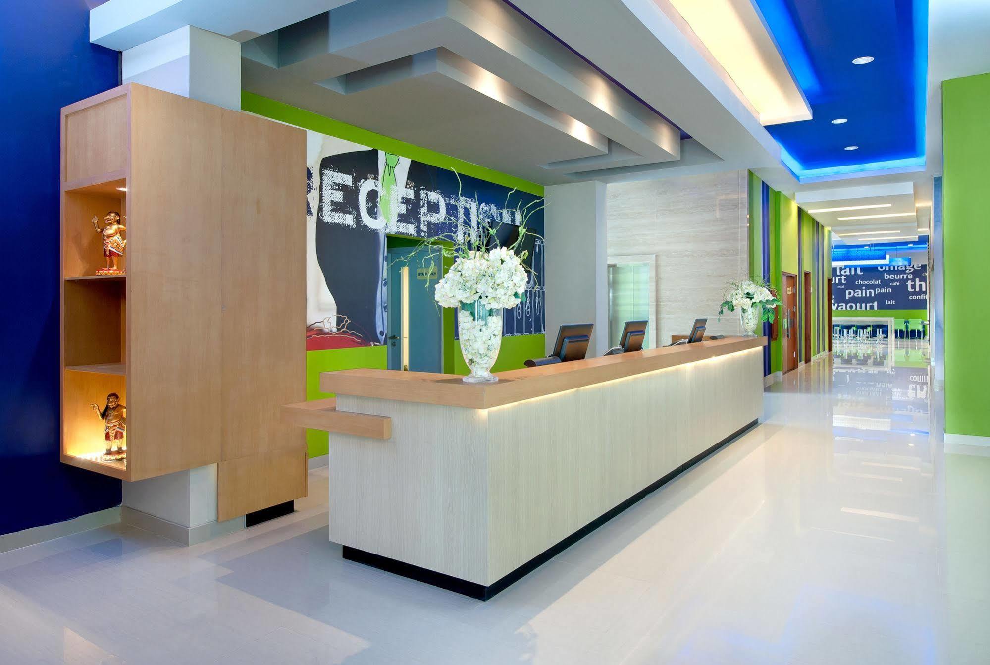 Ibis Budget Semarang Tendean Εξωτερικό φωτογραφία