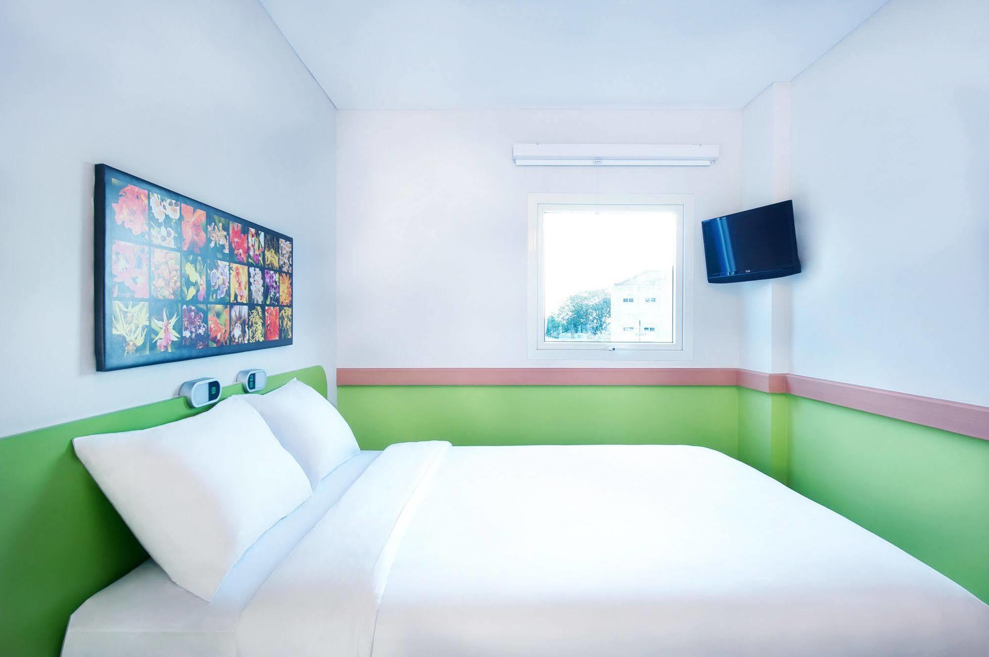 Ibis Budget Semarang Tendean Εξωτερικό φωτογραφία